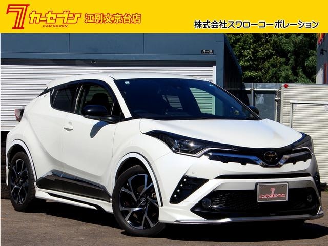 Toyota C-HR 2017 — фото автомобиля