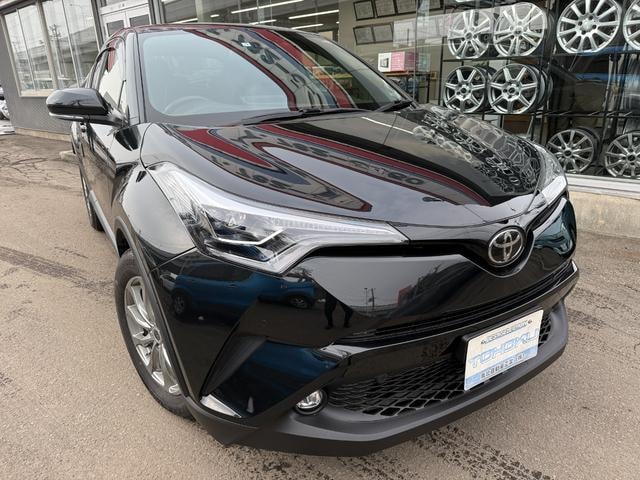 Toyota C-HR 2019 — фото автомобиля 1
