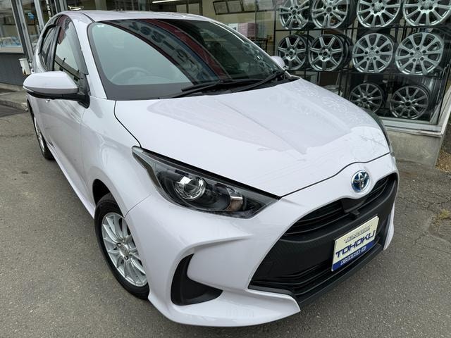Toyota YARIS 2023 — фото автомобиля