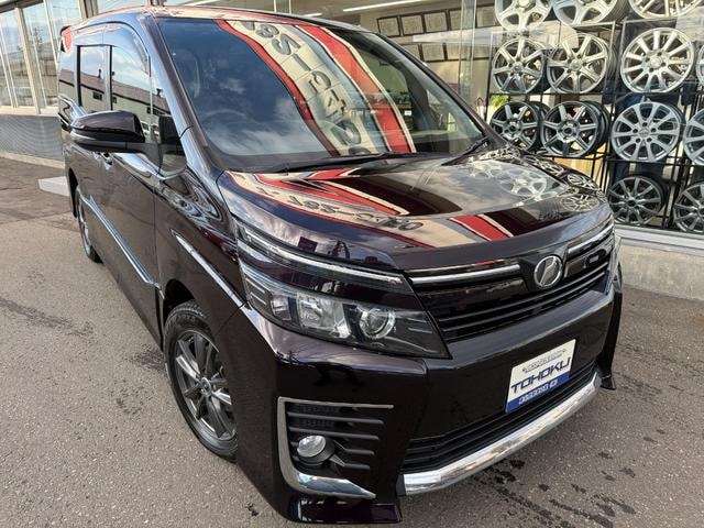 Toyota VOXY 2014 — фото автомобиля 1