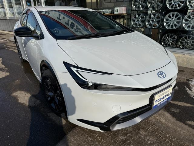 Toyota PRIUS 2023 — фото автомобиля 1