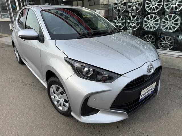 Toyota YARIS 2021 — фото автомобиля 1