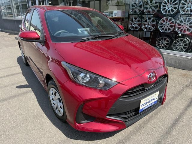 Toyota YARIS 2022 — фото автомобиля 1
