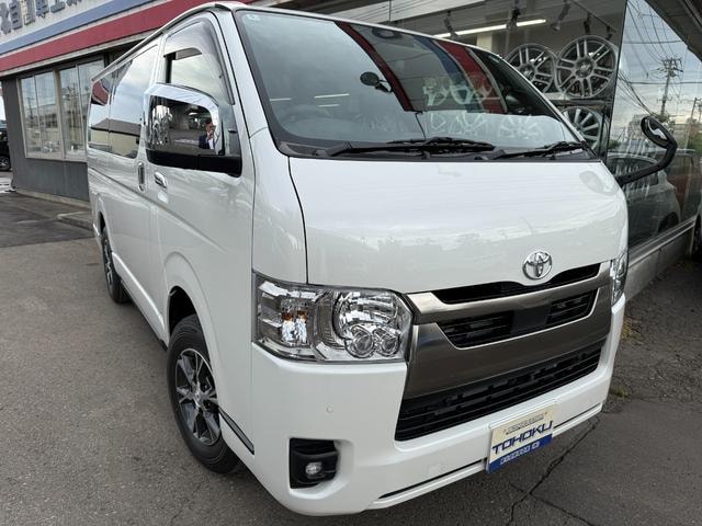 Toyota HIACE VAN 2025 — фото автомобиля