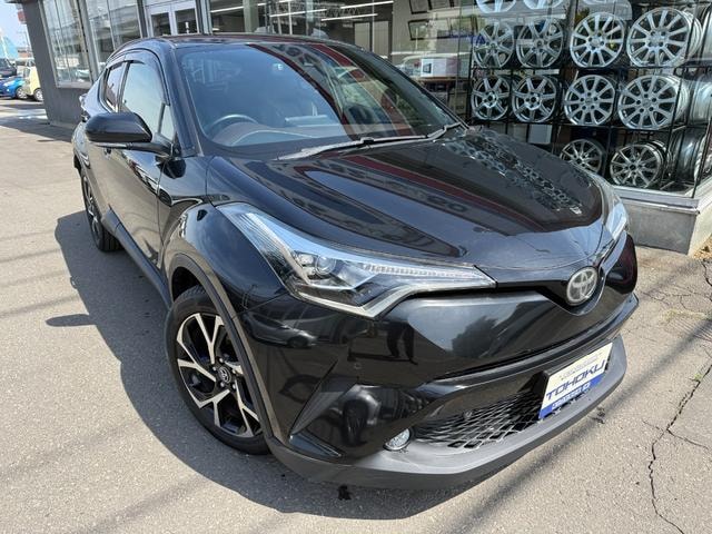 Toyota C-HR 2017 — фото автомобиля 1
