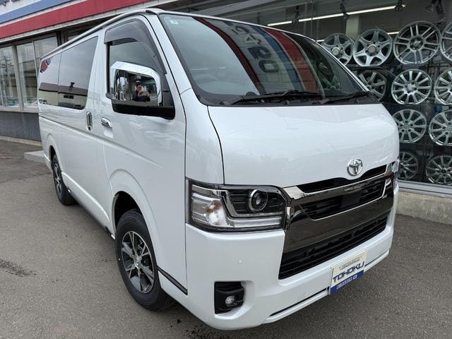 Toyota HIACE VAN 2026 — фото автомобиля