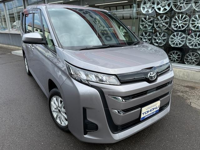 Toyota NOAH 2022 — фото автомобиля 1