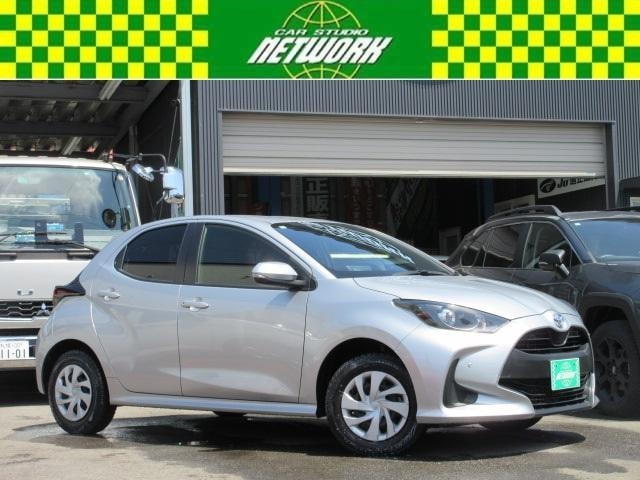 Toyota YARIS 2023 — фото автомобиля