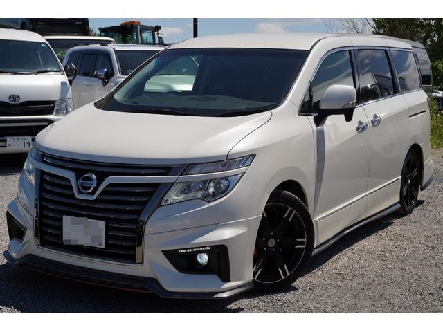 Nissan ELGRAND 2015 — фото автомобиля 1