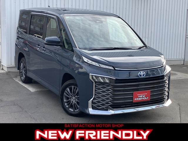 Toyota VOXY 2022 — фото автомобиля 1