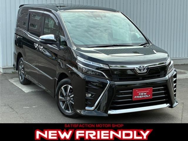 Toyota VOXY 2021 — фото автомобиля 1