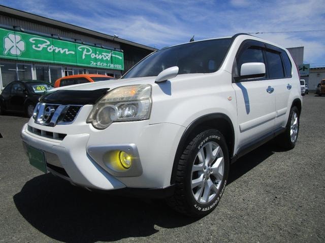 Nissan X-TRAIL 2011 — фото автомобиля 1