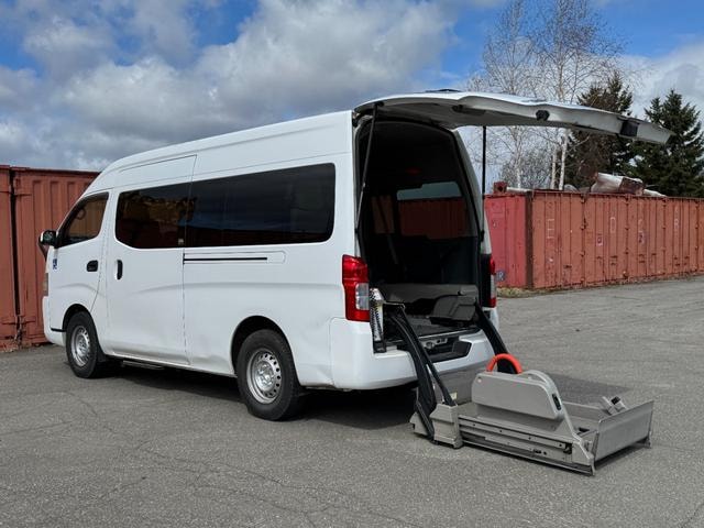 Nissan NV350CARAVAN VAN 2013 — фото автомобиля