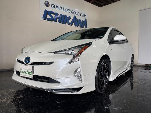 Toyota PRIUS 2018 — фото автомобиля 1