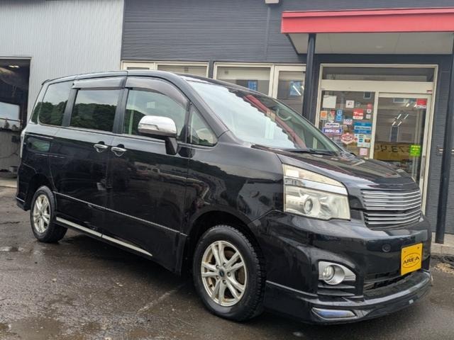 Toyota VOXY 2013 — фото автомобиля
