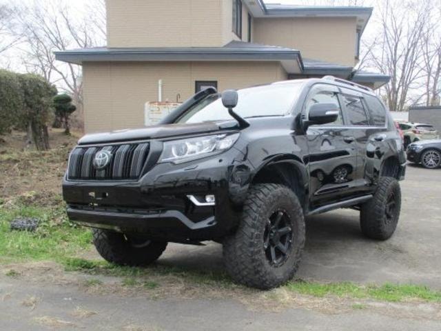 Toyota LAND CRUISER PRADO 2017 — фото автомобиля