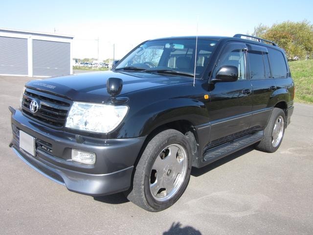 Toyota LAND CRUISER 100 2007 — фото автомобиля