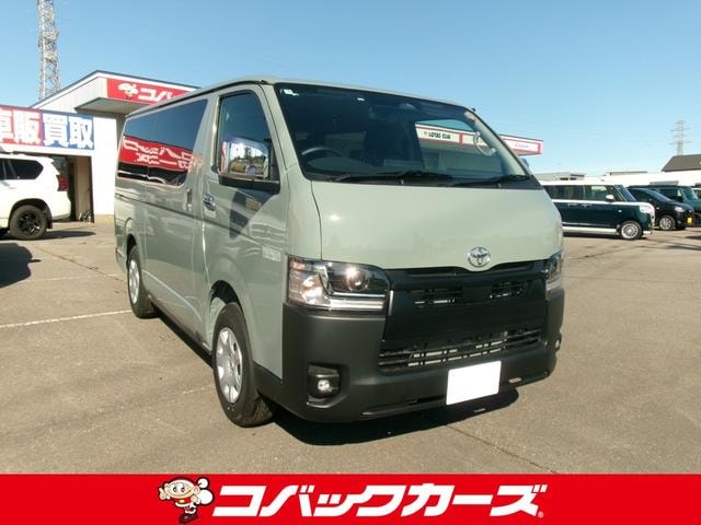 Toyota HIACE VAN 2026 — фото автомобиля 1