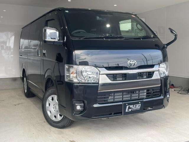 Toyota HIACE VAN 2025 — фото автомобиля 1