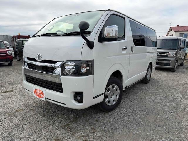 Toyota HIACE VAN 2023 — фото автомобиля