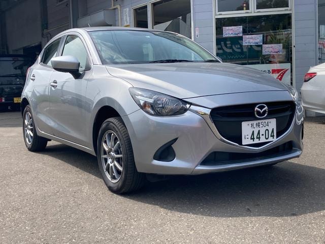 Mazda DEMIO 2016 — фото автомобиля 1