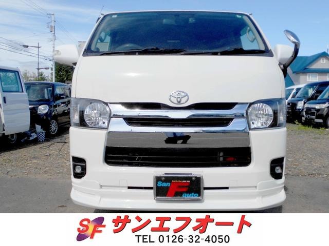 Toyota HIACE VAN 2010 — фото автомобиля 1