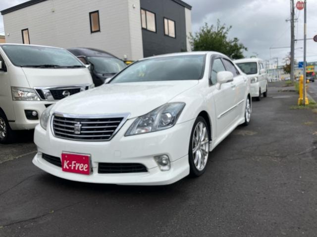Toyota CROWN 2011 — фото автомобиля 1