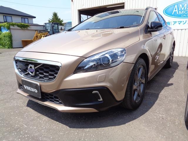 Volvo V40 2013 — фото автомобиля 1