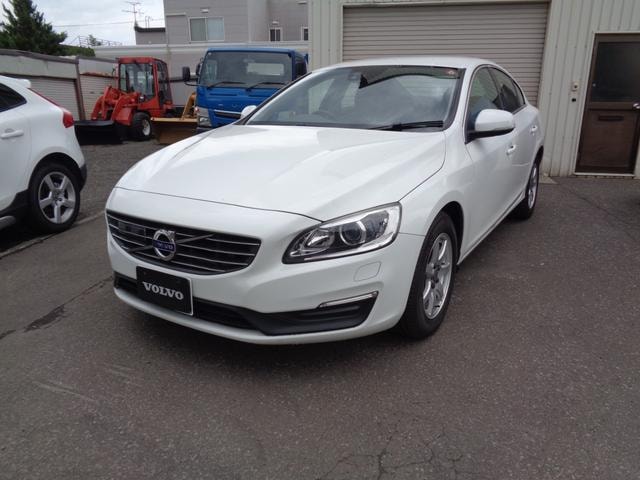Volvo S60 2016 — фото автомобиля 1