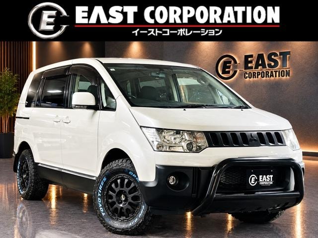 Mitsubishi DELICA D:5 2013 — фото автомобиля