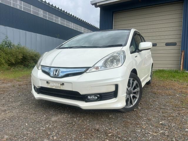Honda FIT HYBRID 2013 — фото автомобиля