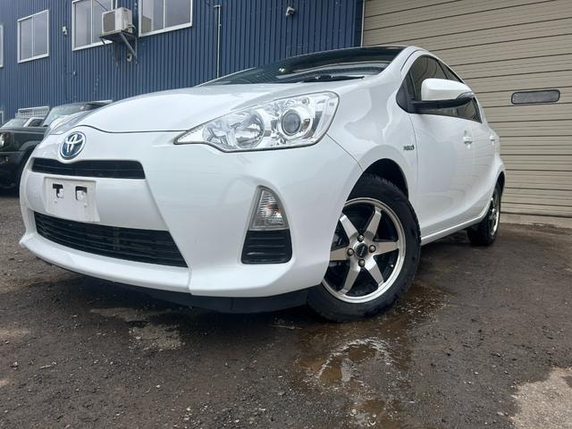 Toyota AQUA 2014 — фото автомобиля 1