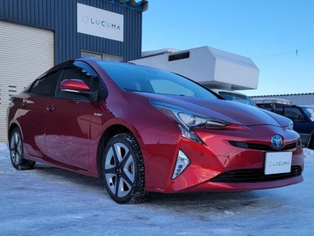 Toyota PRIUS 2015 — фото автомобиля 1