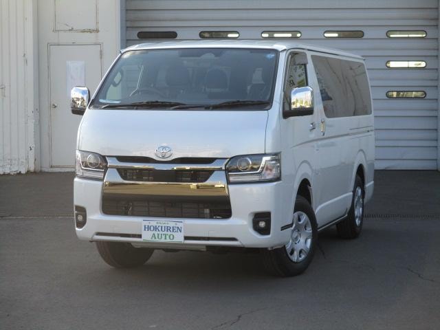 Toyota HIACE VAN 2026 — фото автомобиля 1