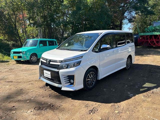 Toyota VOXY 2014 — фото автомобиля 1