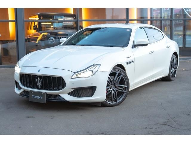 Maserati QUATTROPORTE 2022 — фото автомобиля