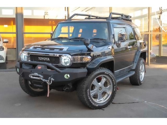 Toyota FJ CRUISER 2015 — фото автомобиля