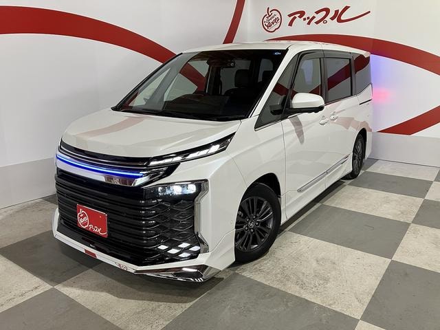 Toyota VOXY 2025 — фото автомобиля 1