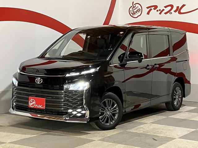 Toyota VOXY 2023 — фото автомобиля 1