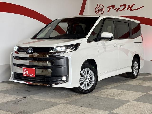 Toyota NOAH 2023 — фото автомобиля 1