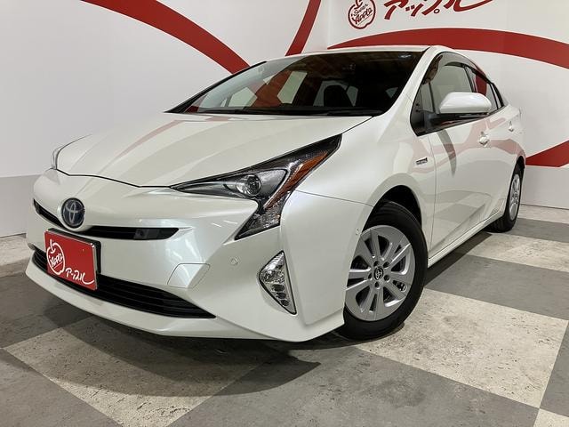 Toyota PRIUS 2018 — фото автомобиля 1