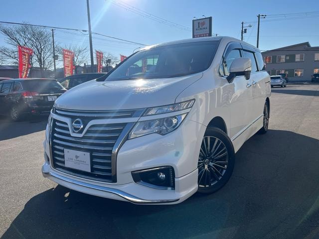 Nissan ELGRAND 2015 — фото автомобиля