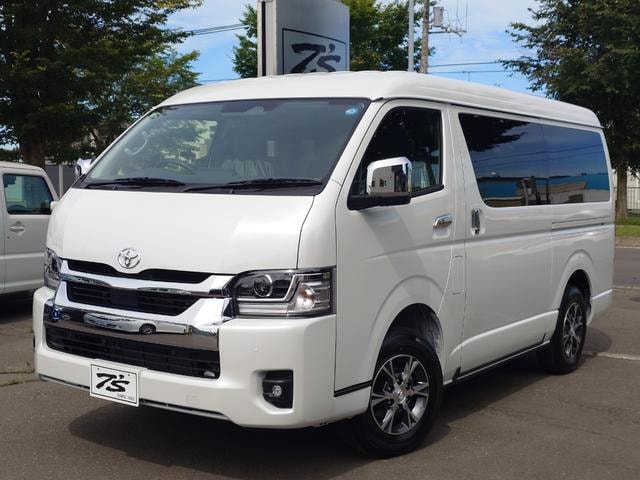 Toyota HIACE WAGON 2026 — фото автомобиля
