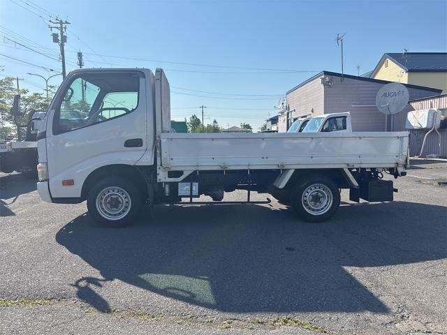 Toyota DYNA TRUCK 2012 — фото автомобиля