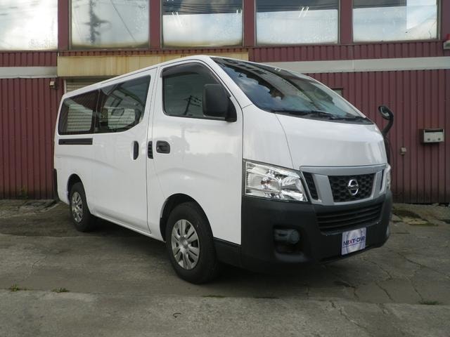 Nissan NV350CARAVAN VAN 2013 — фото автомобиля