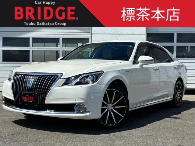 Toyota CROWN MAJESTA 2015 — фото автомобиля