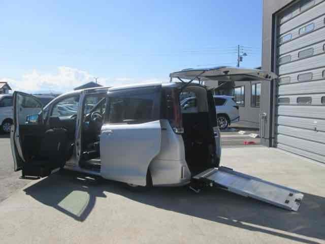Toyota NOAH 2021 — фото автомобиля 1