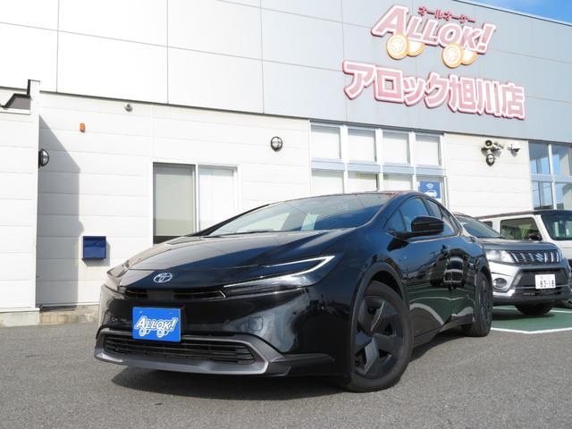 Toyota PRIUS 2023 — фото автомобиля 1