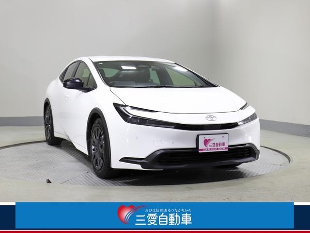 Toyota PRIUS 2024 — фото автомобиля 1