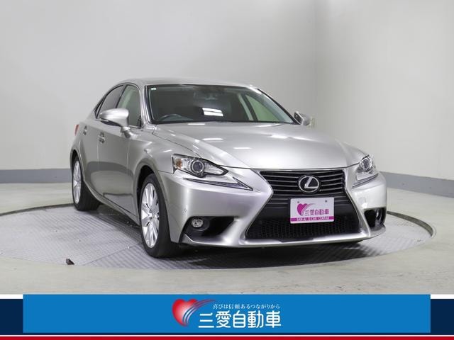 Lexus IS 2015 — фото автомобиля 1